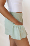 mode, feelin free shorts