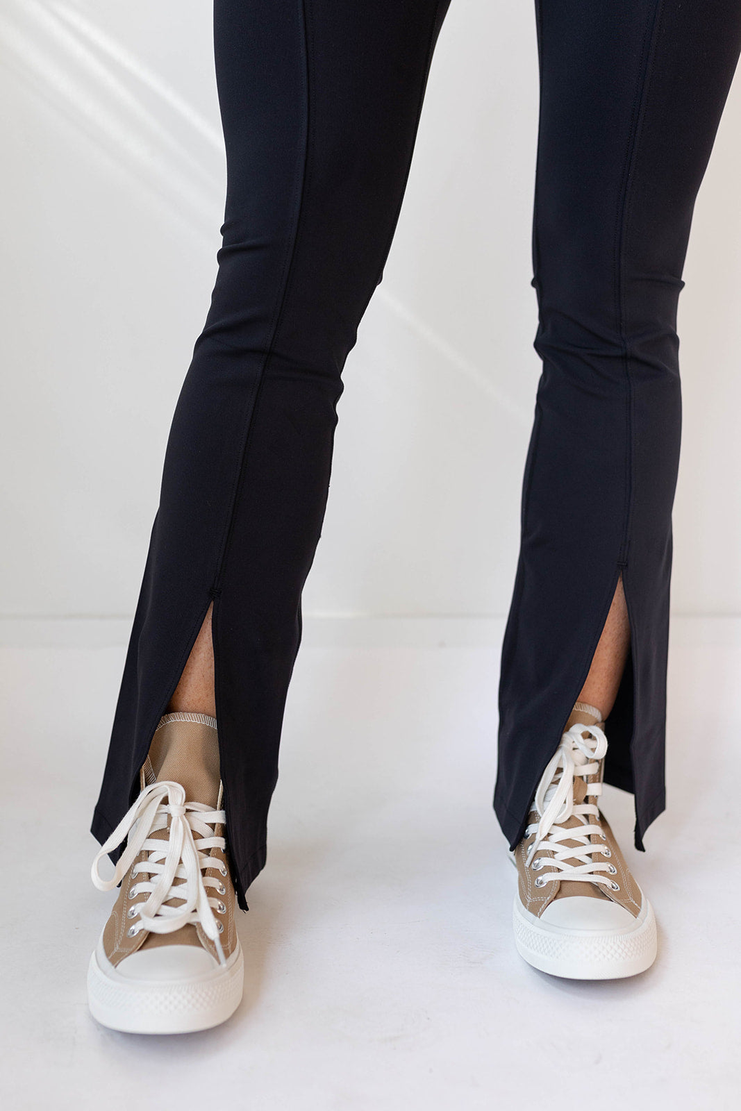 mode, venice leggins with front slits