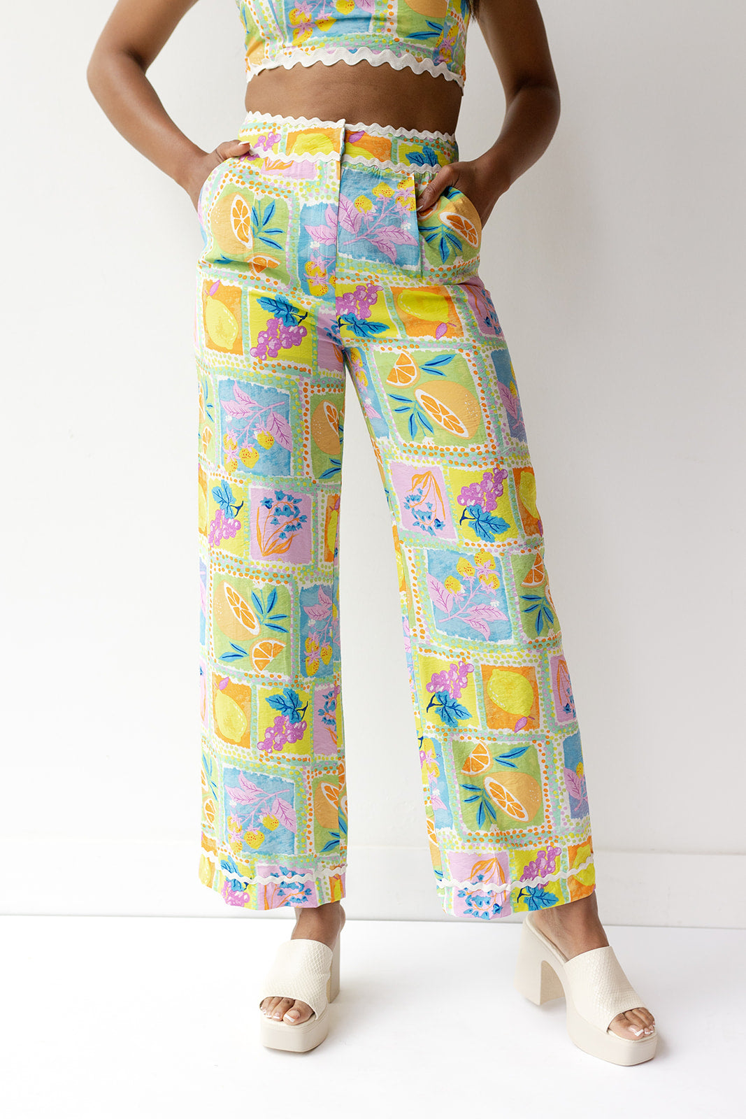 mode, cabo trim pants