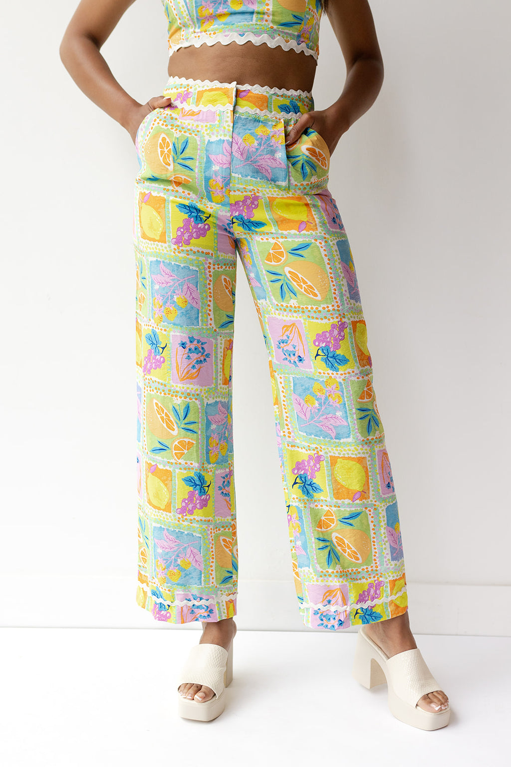 mode, cabo trim pants
