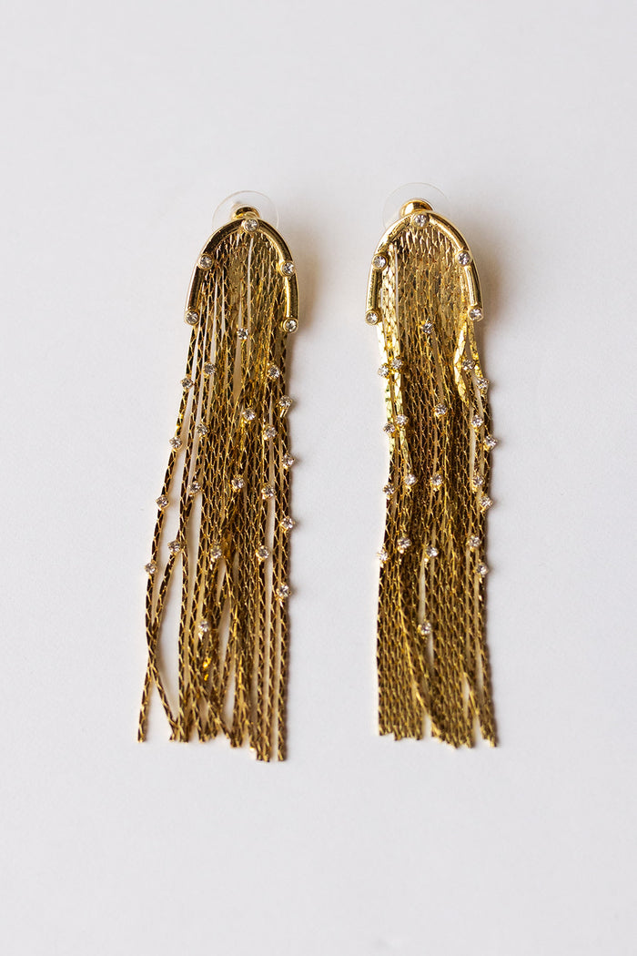 mode, shimmy drop earrings