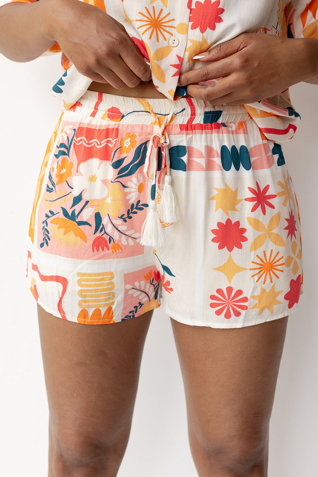 mode, molly printed shorts