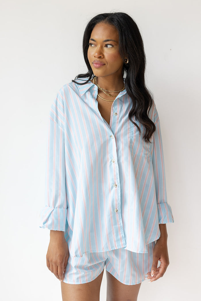 mode, claire poplin button down
