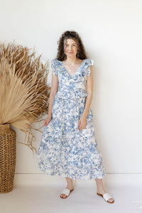 mode, somewhere with a beach dress
