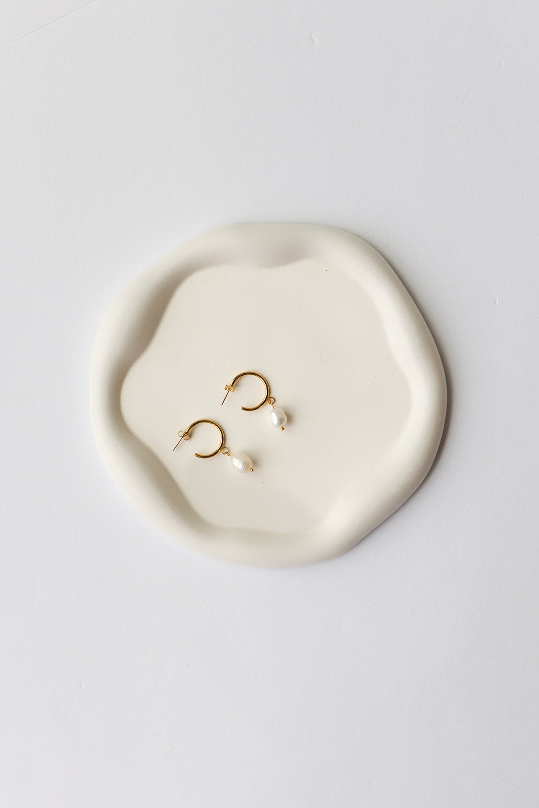 mode, irregular round tray