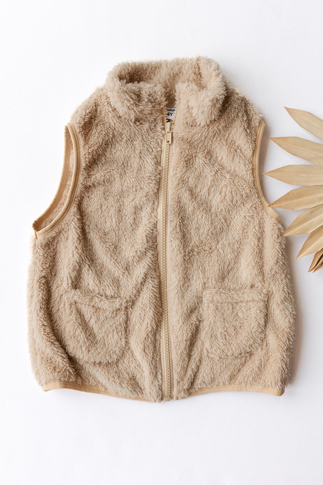 mode, plush zipper vest