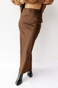 mode, french satin fishtail skirt