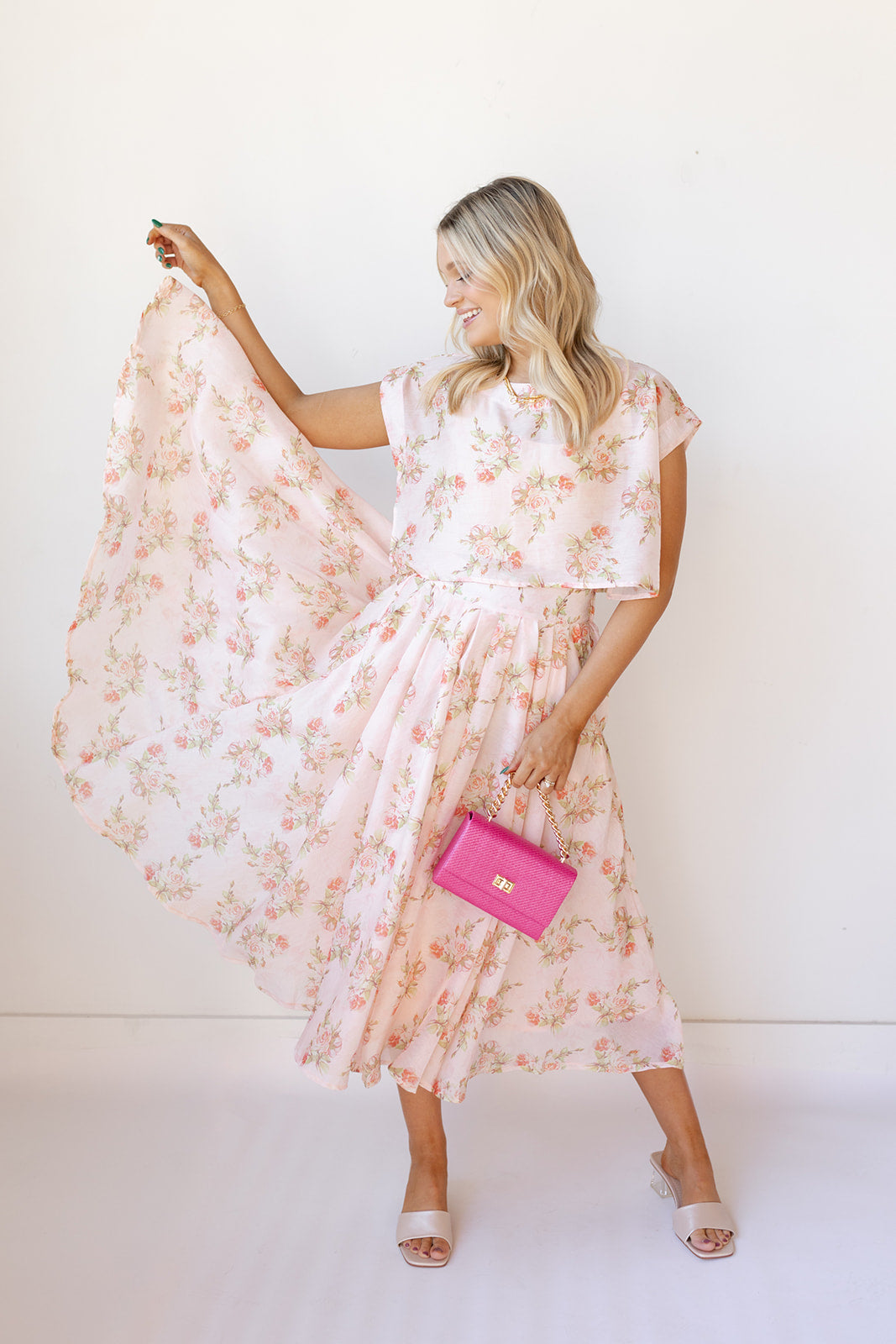 mode, kinley floral crop top