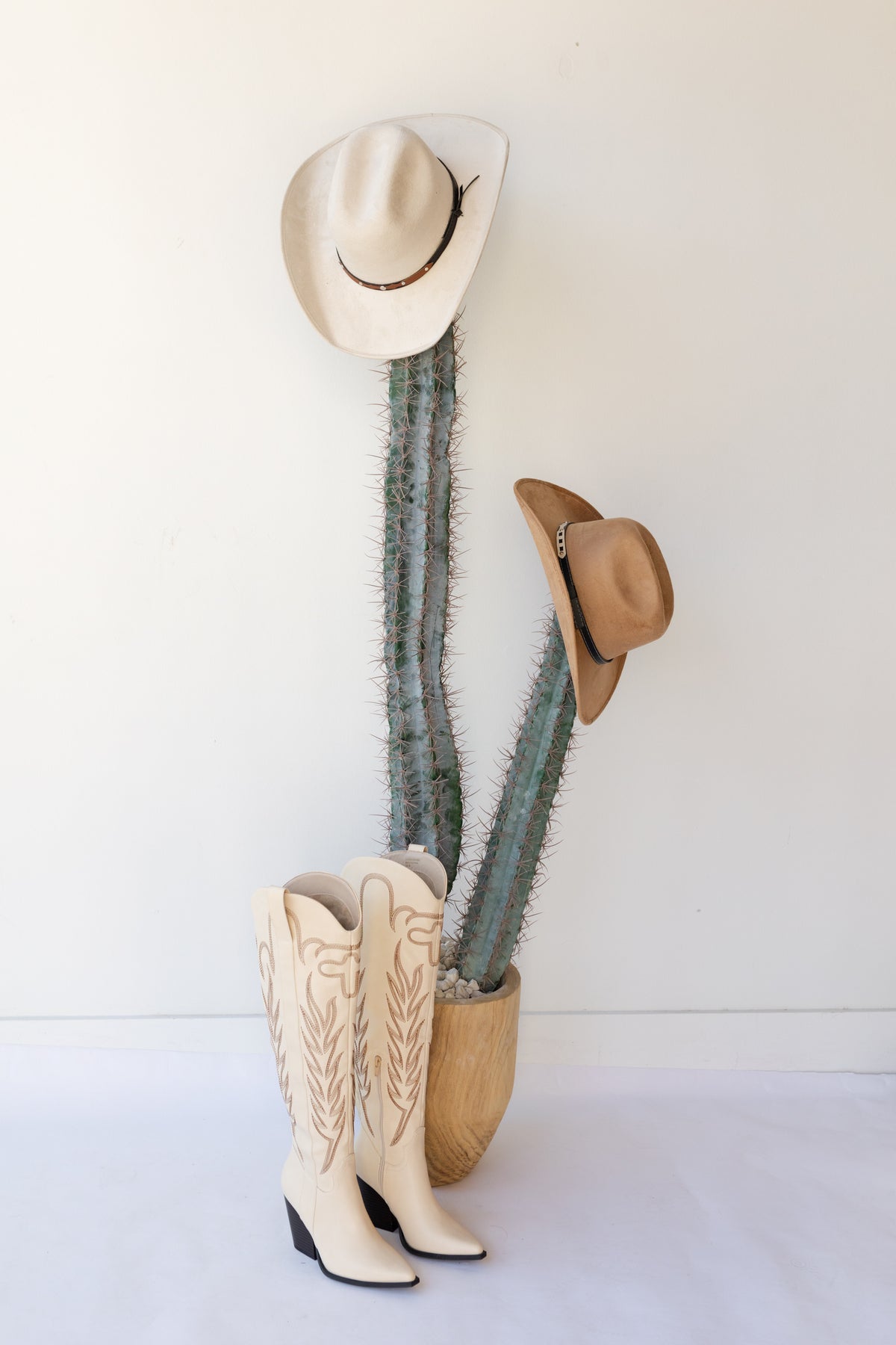 mode, dolly suede cowboy hat