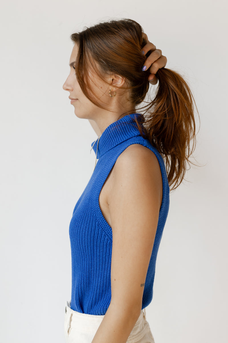 mode, turtleneck knit sleeveless top