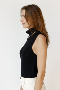 mode, turtleneck knit sleeveless top