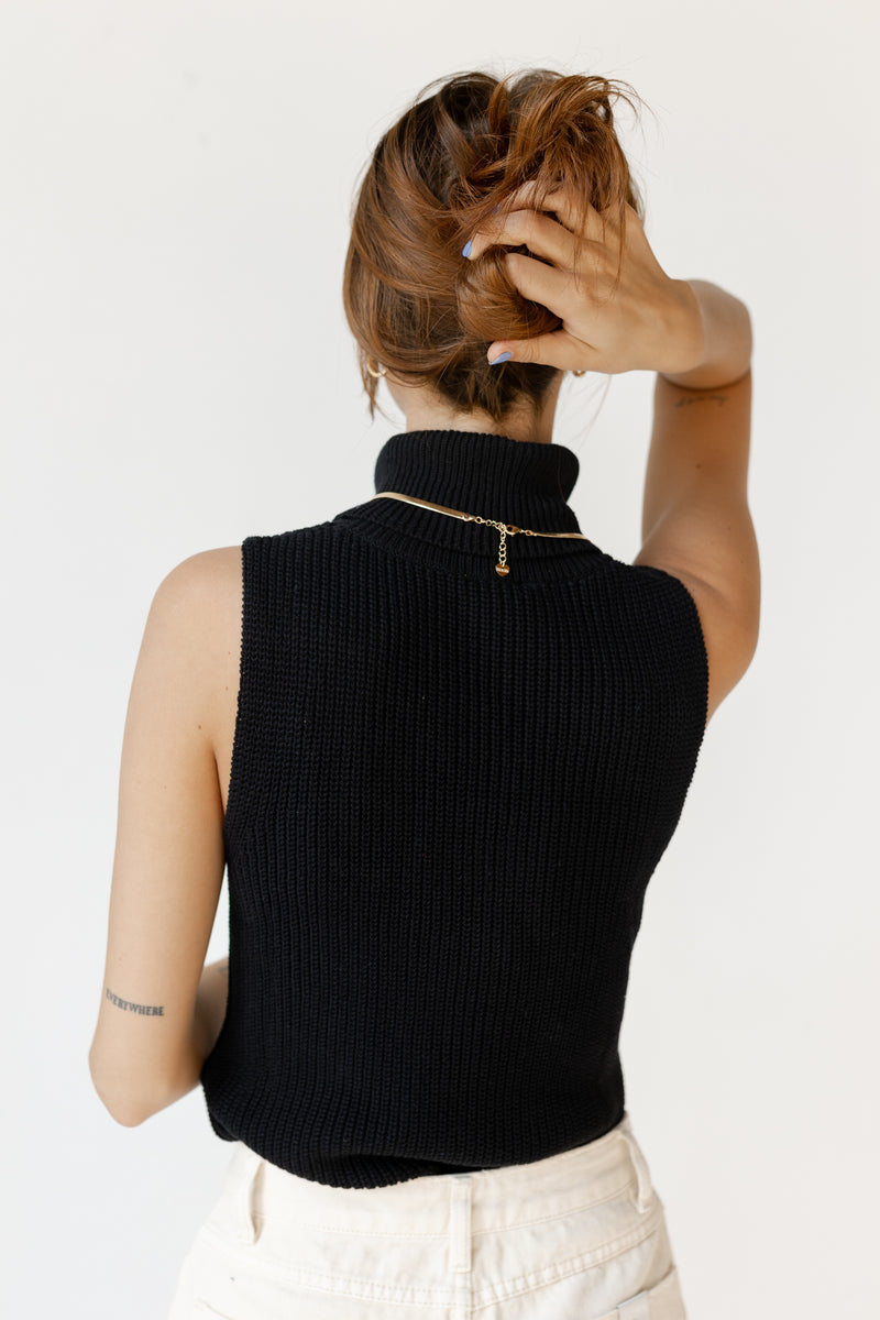 mode, turtleneck knit sleeveless top