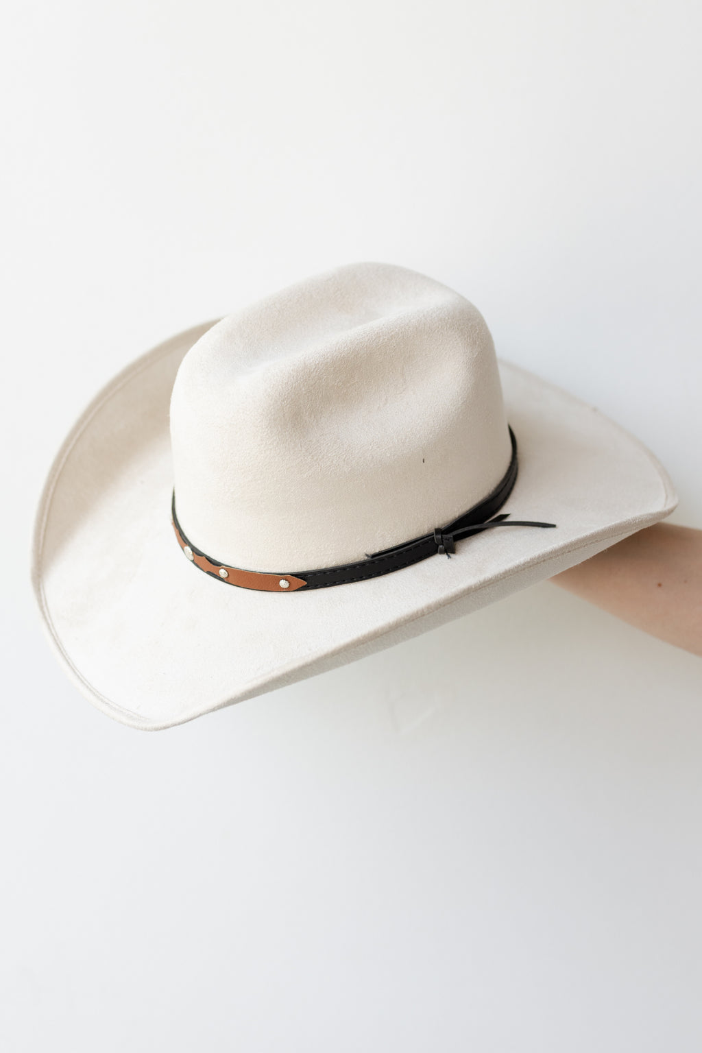 mode, reba suede cowboy hat