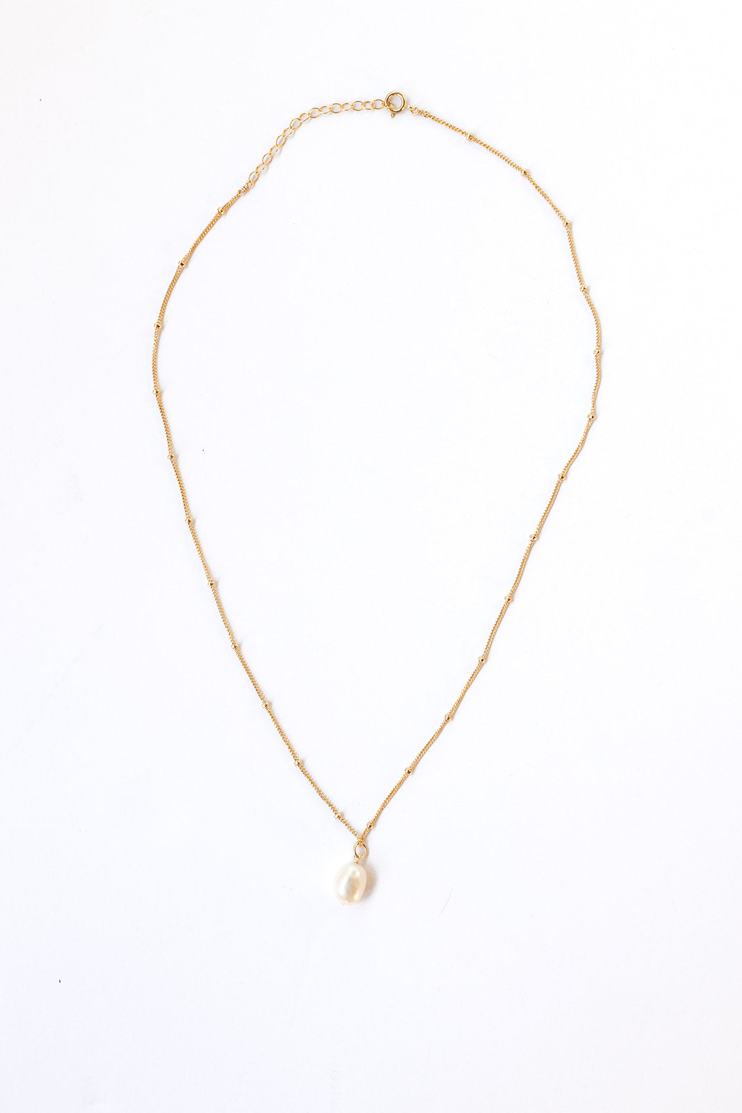 mode, dotted pearl necklace
