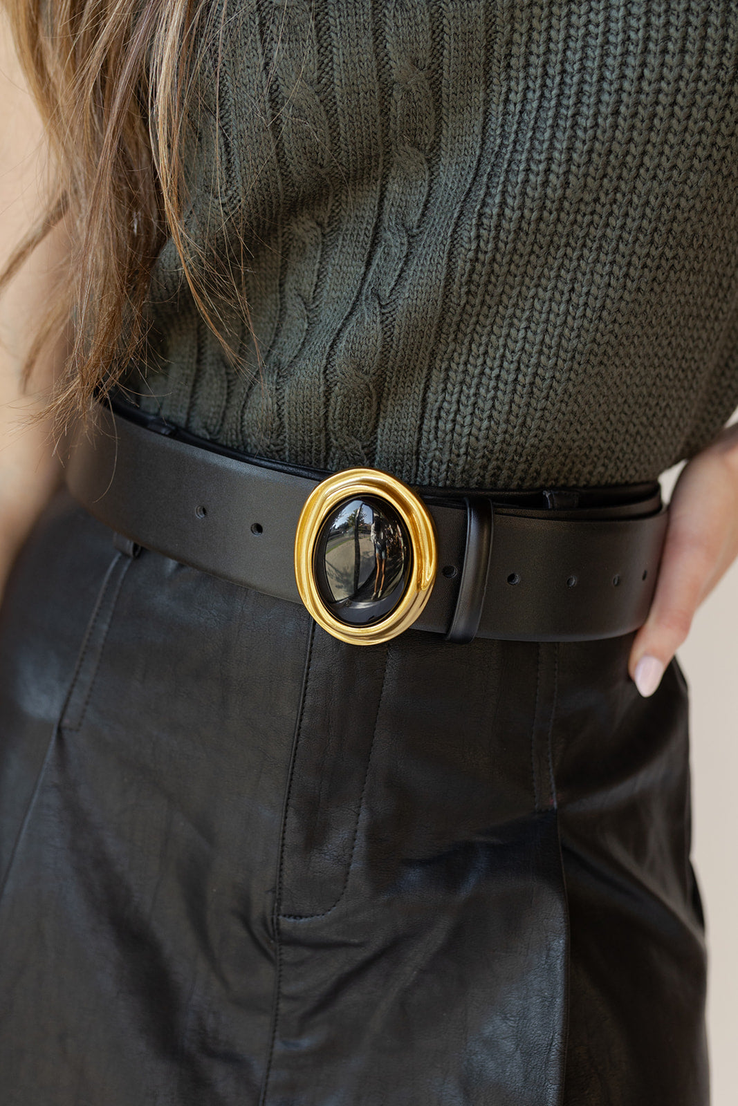 mode, onyx buckle belt