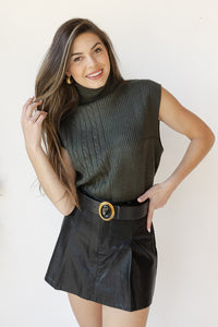 mode, thea turtleneck sweater vest