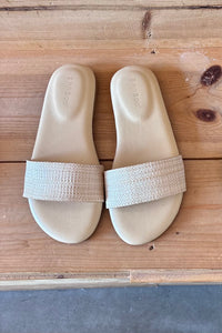 hailey flat sandals