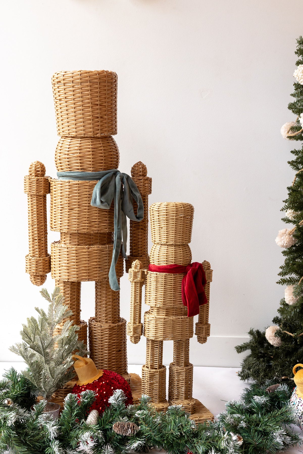 woven rattan nutcracker (4ft)