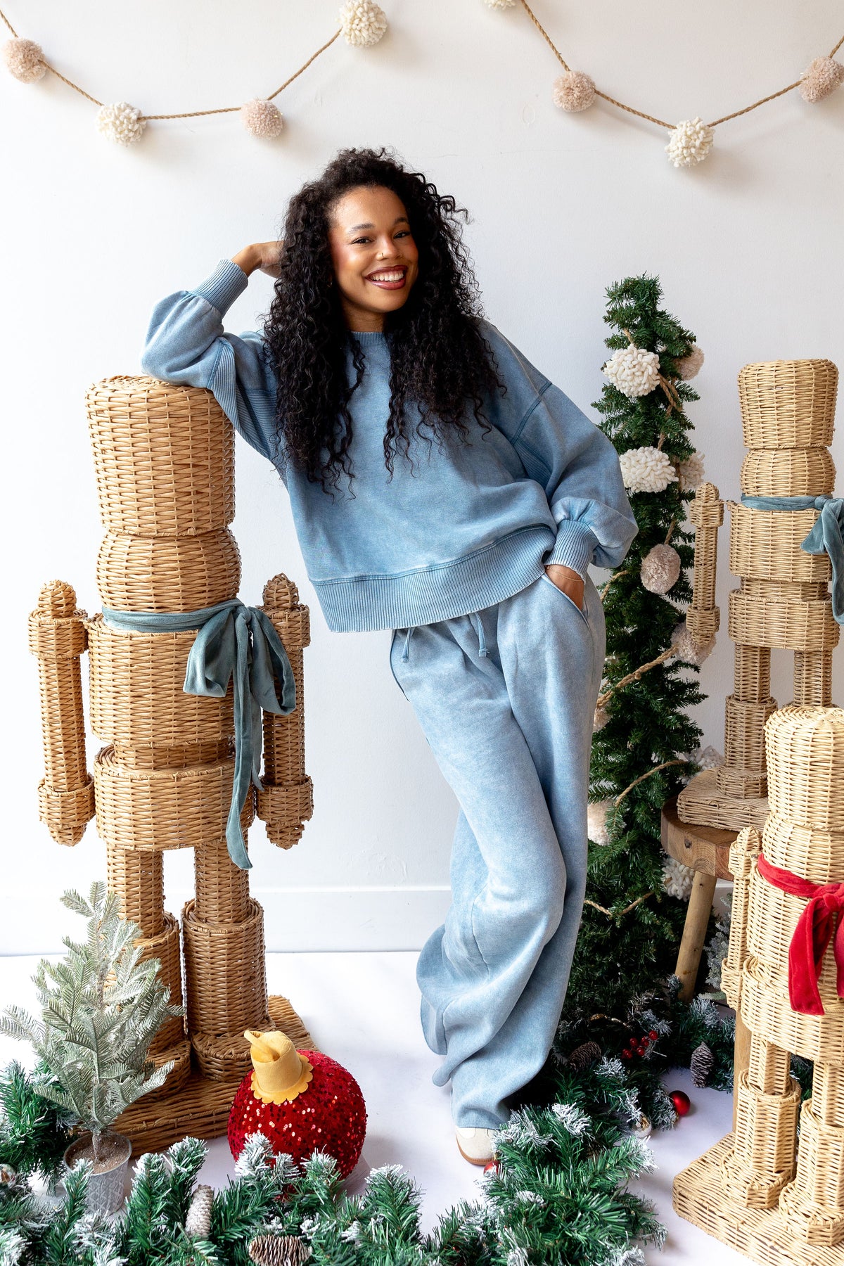woven rattan nutcracker (4ft)