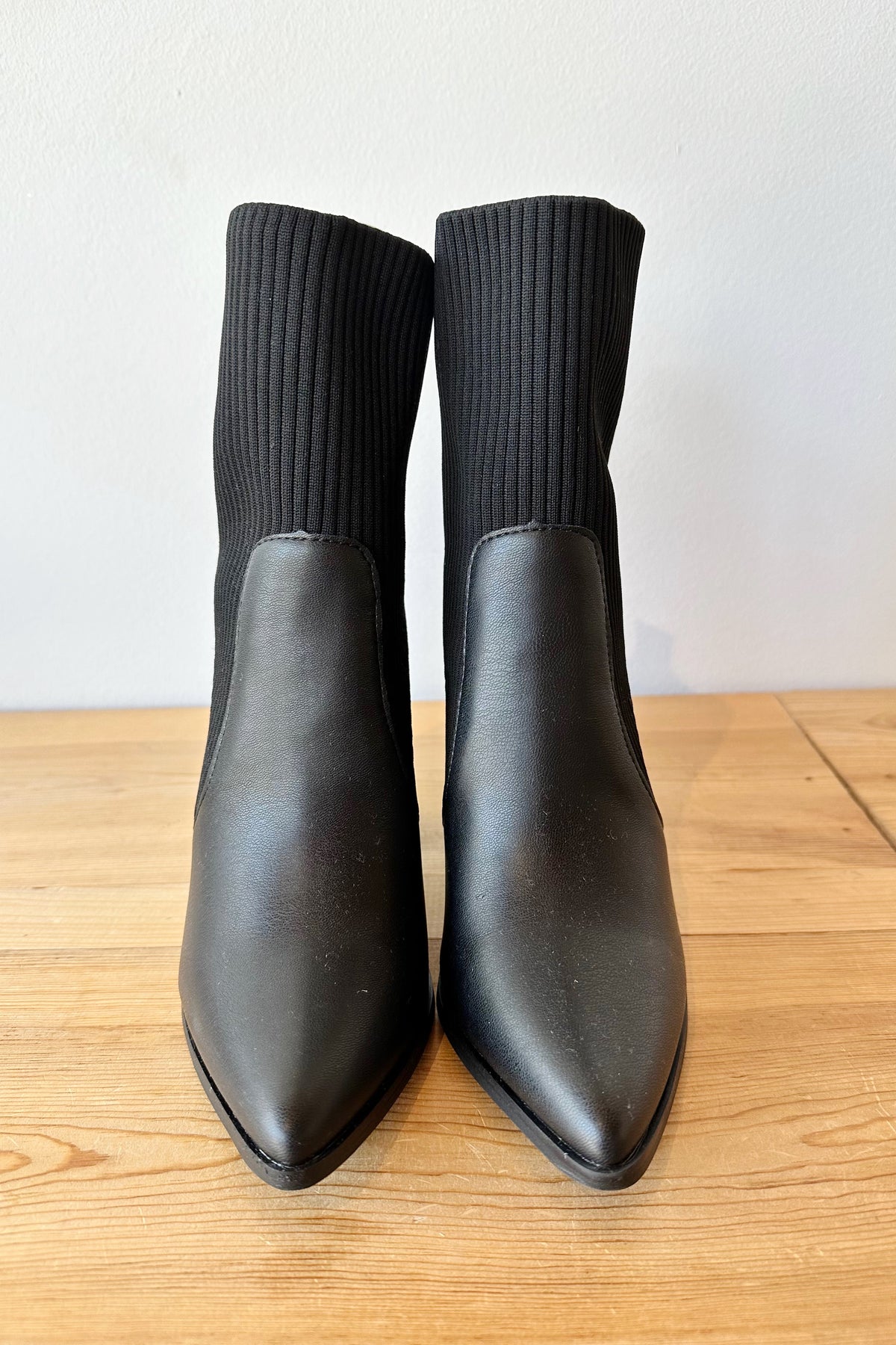 mode, zori sock boots