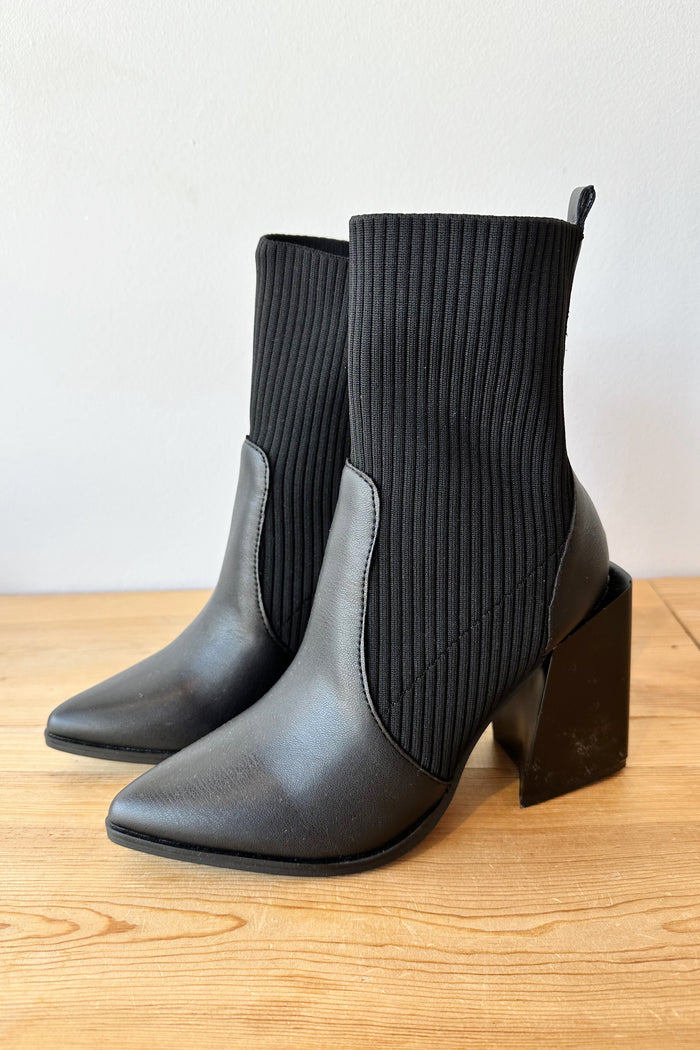 mode, zori sock boots
