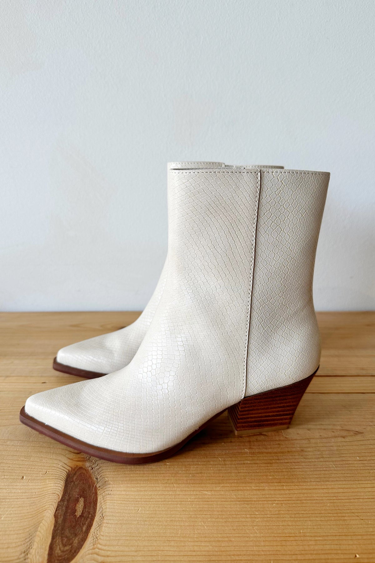 mode, miley boot
