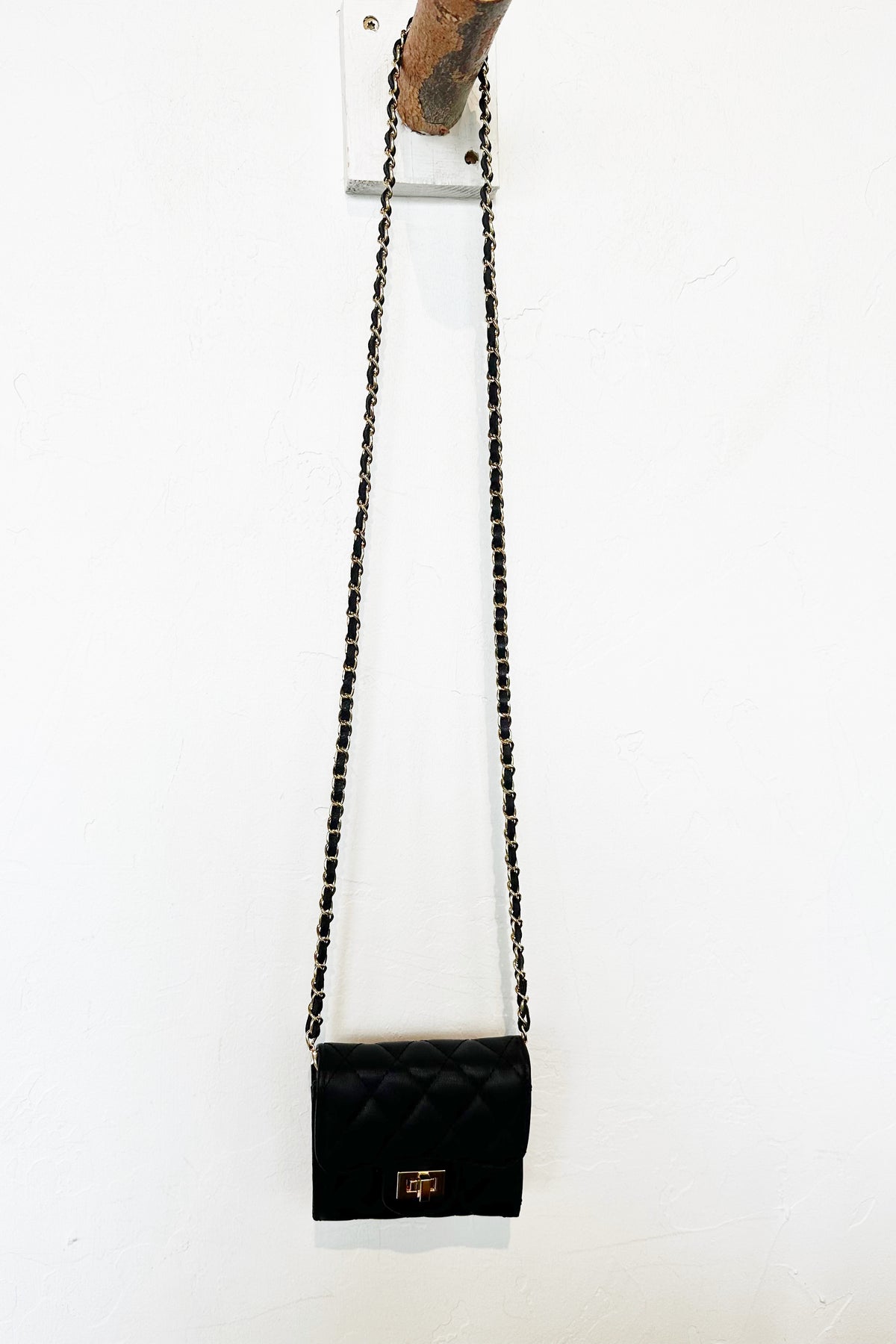 mode, quilted cross body wallet, black