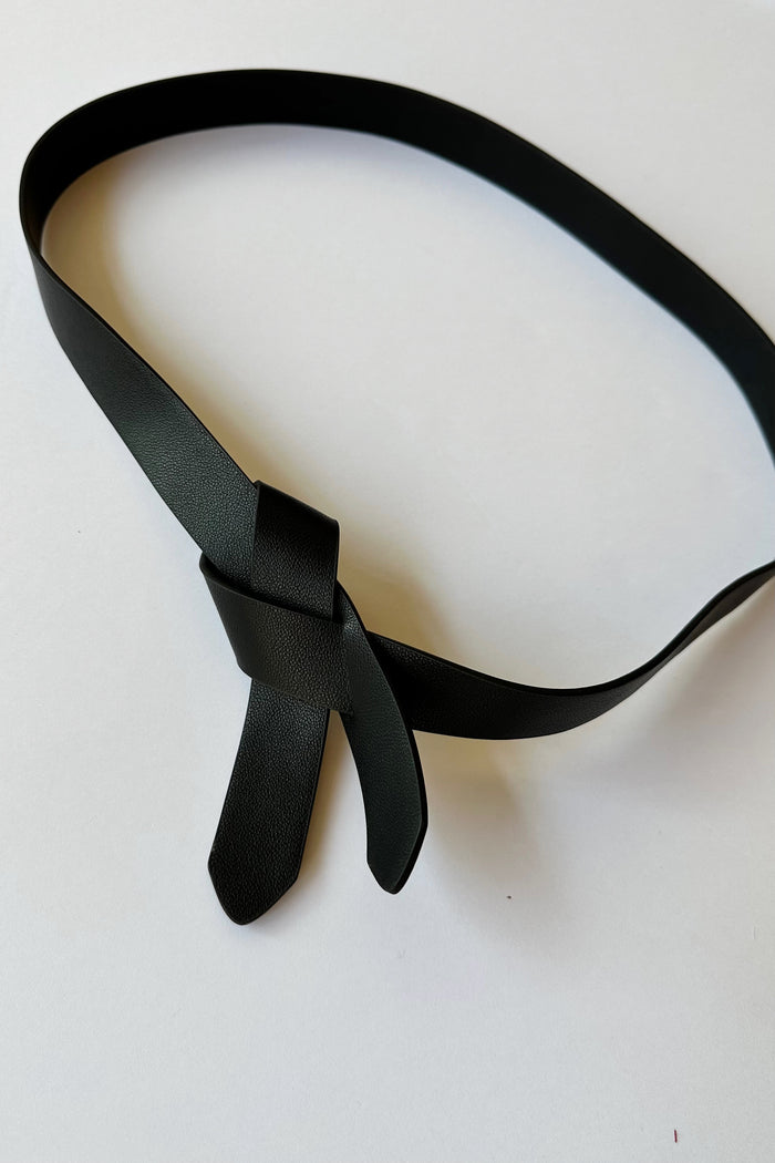 mode, minimalist interloop belt