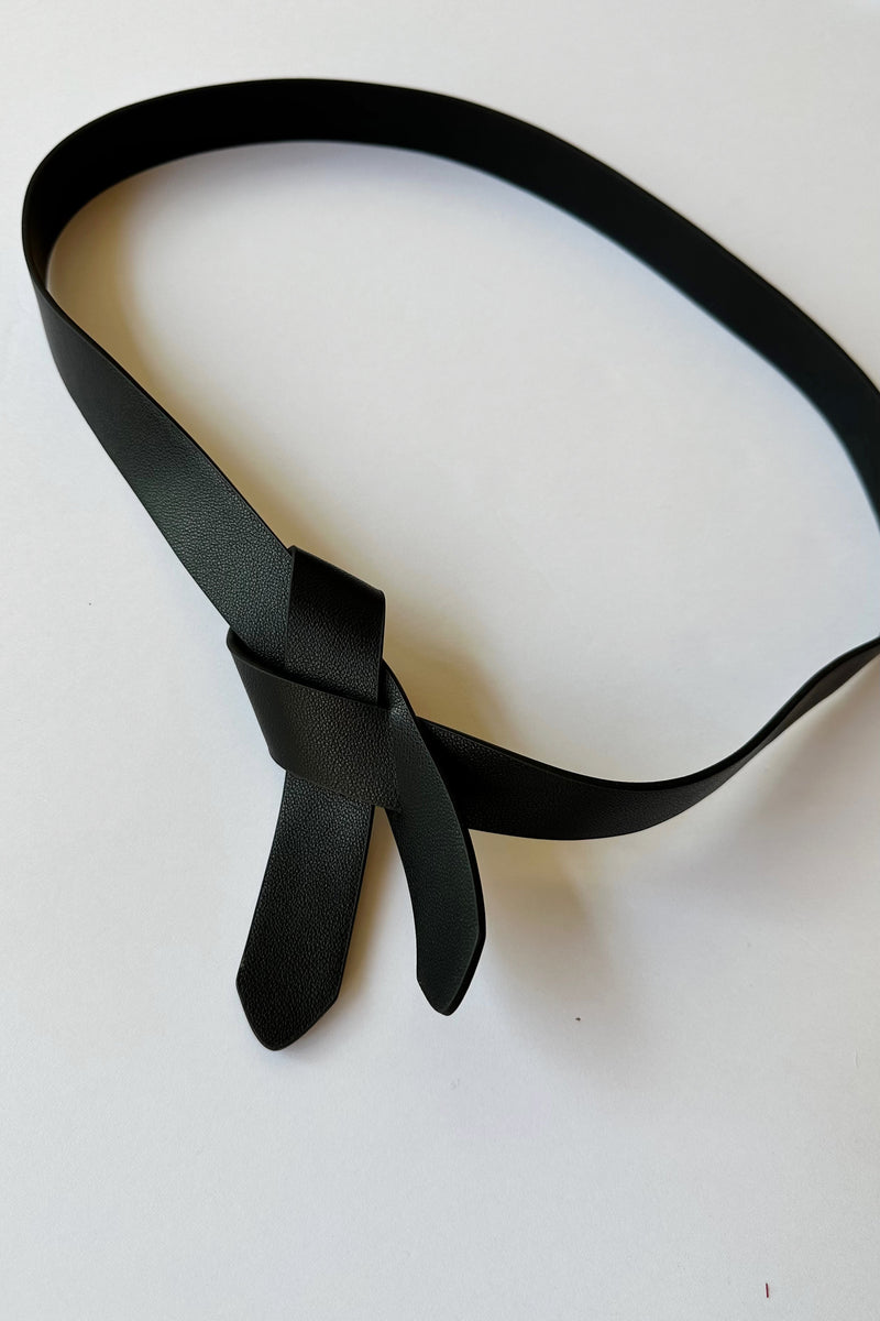 mode, minimalist interloop belt