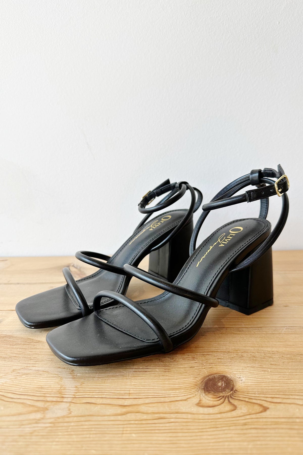 mode, runway heel