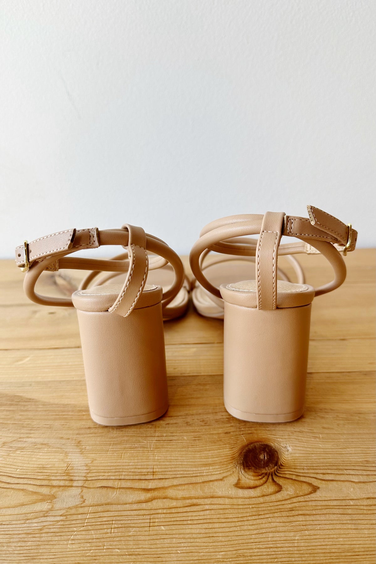 mode, runway heel