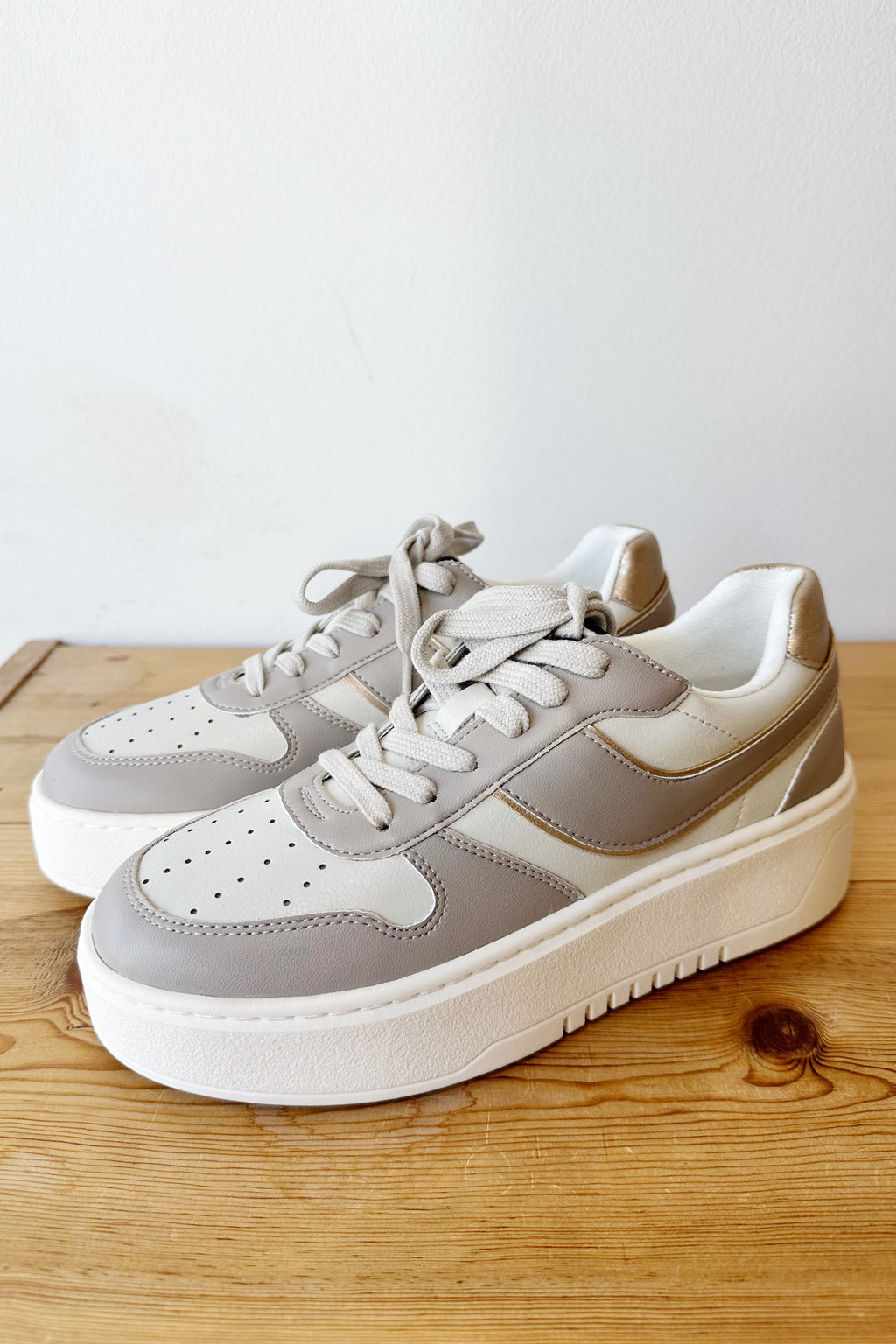 mode, satine platform sneakers