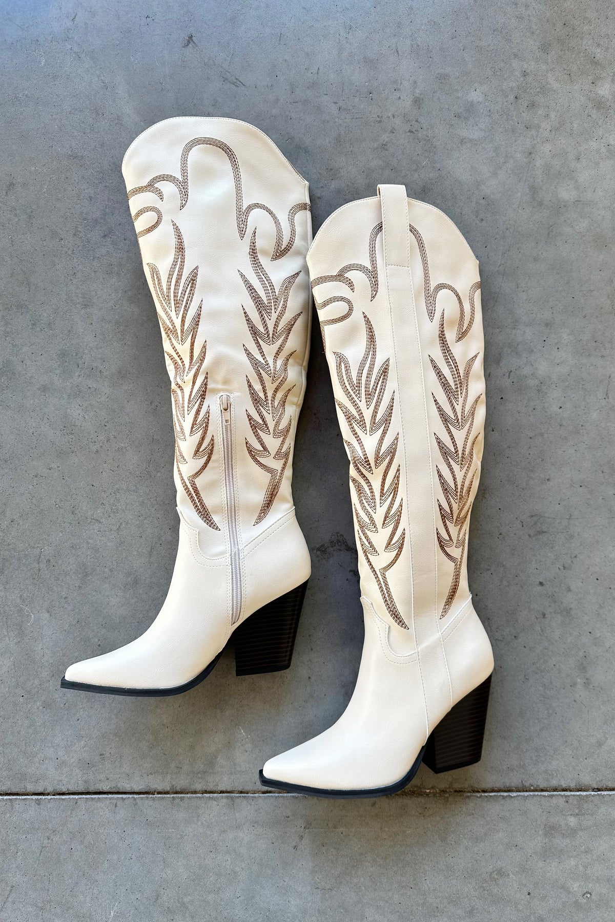 mode, bronco tall boots
