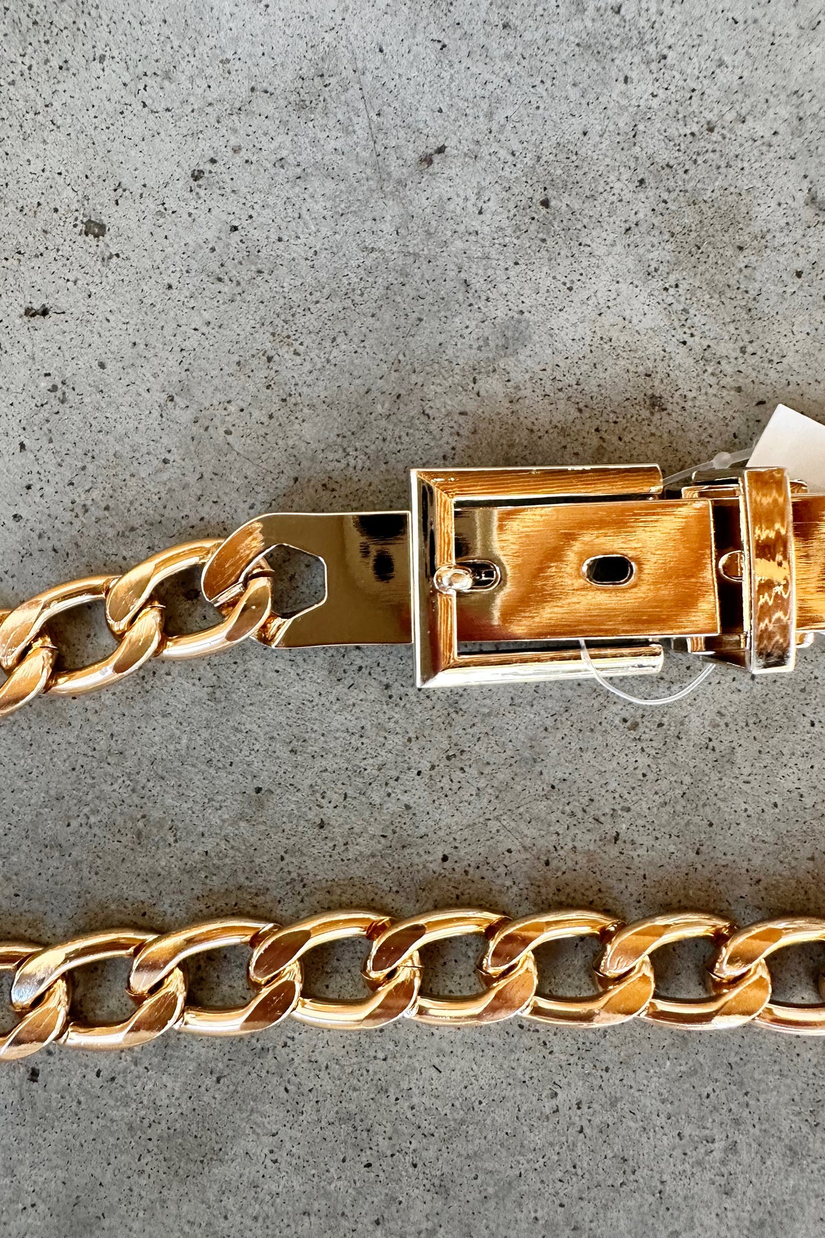 mode, gold buckle chain belt