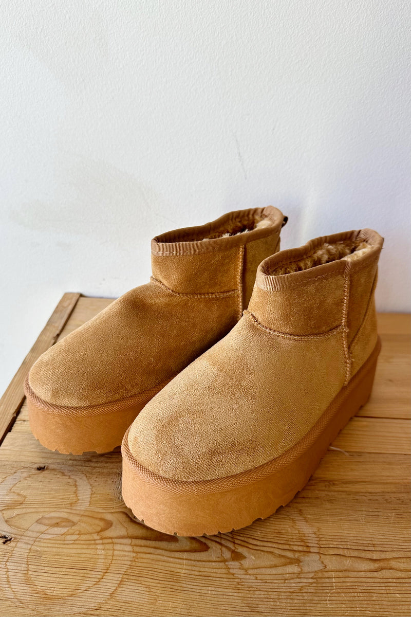 mode, chicago cozy boots