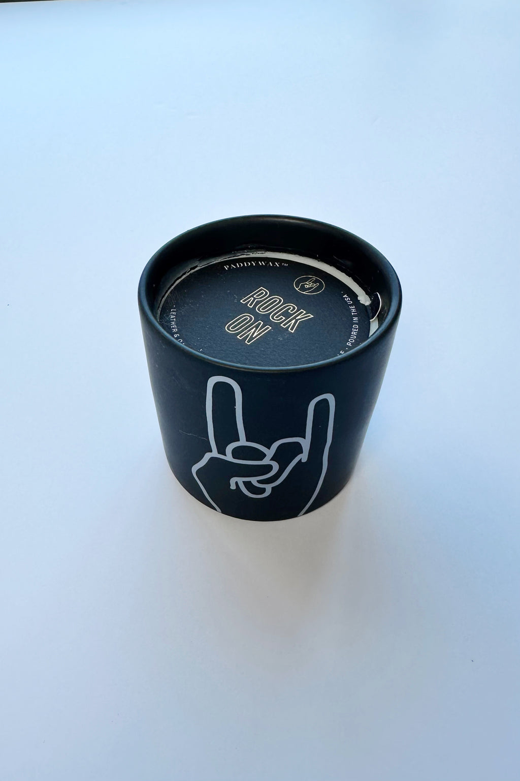 mode, impressions candle, leather + oakmoss