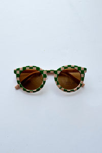 mode, retro groovy kids sunnies