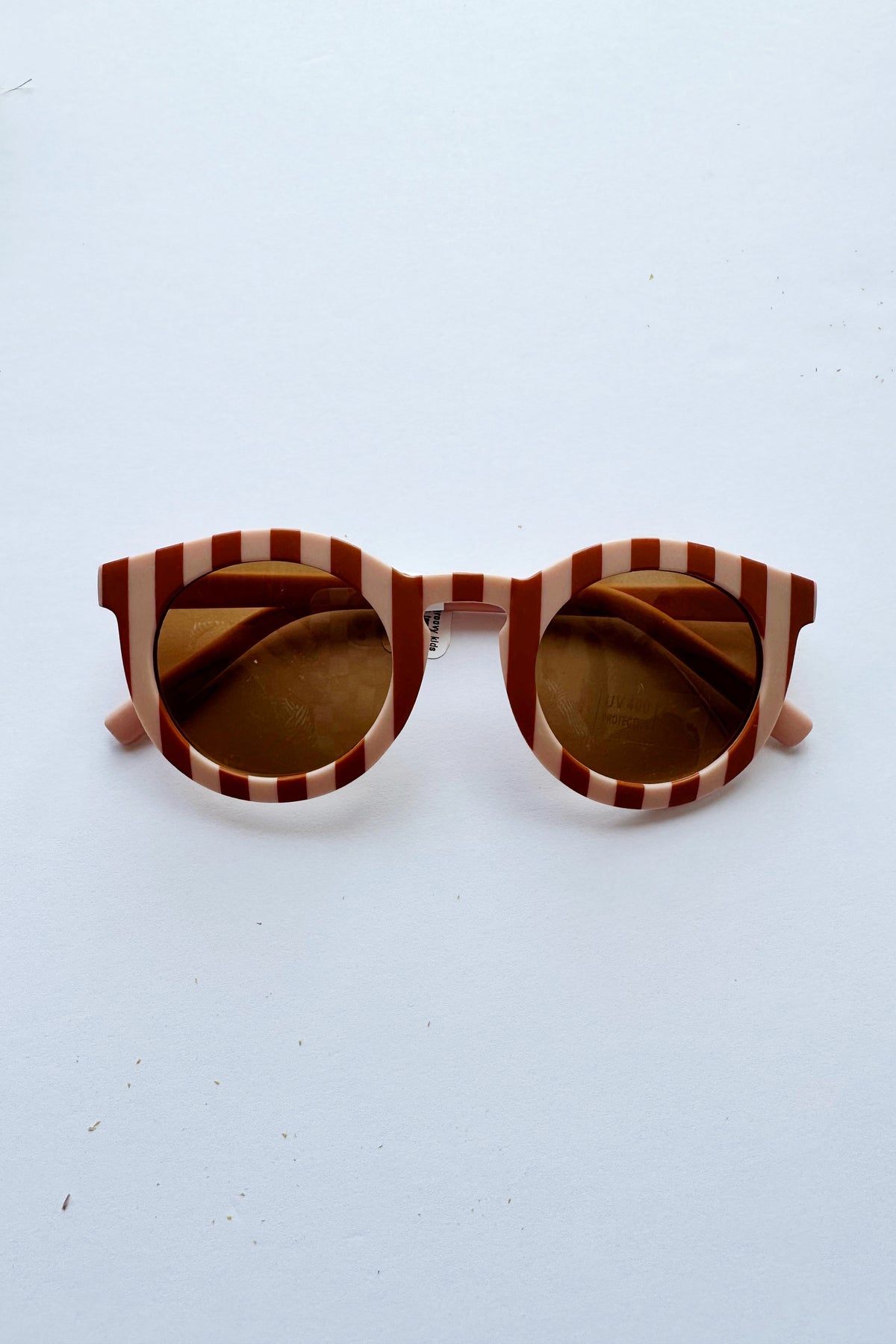 mode, retro groovy kids sunnies