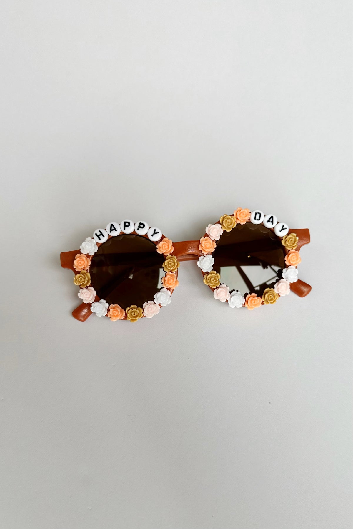 mode, happy day sunnies