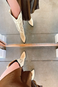 mode, bronco tall boots