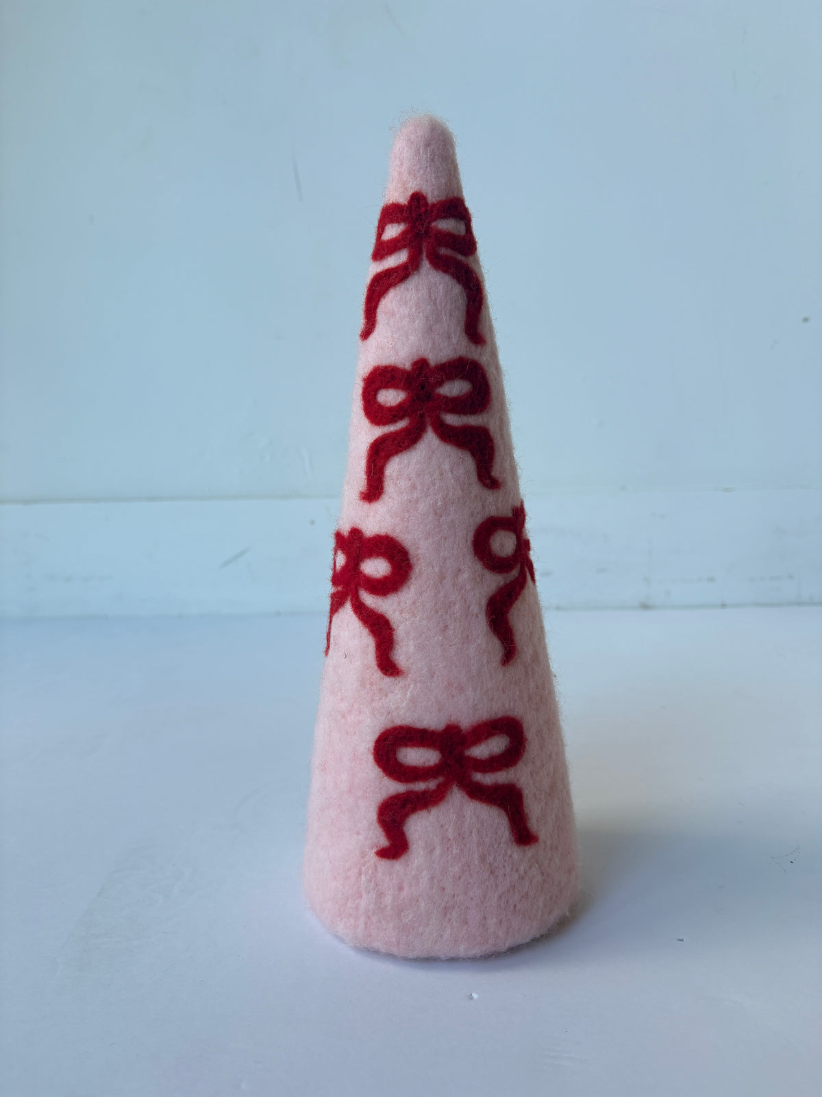 decorative christmas tree - red bow