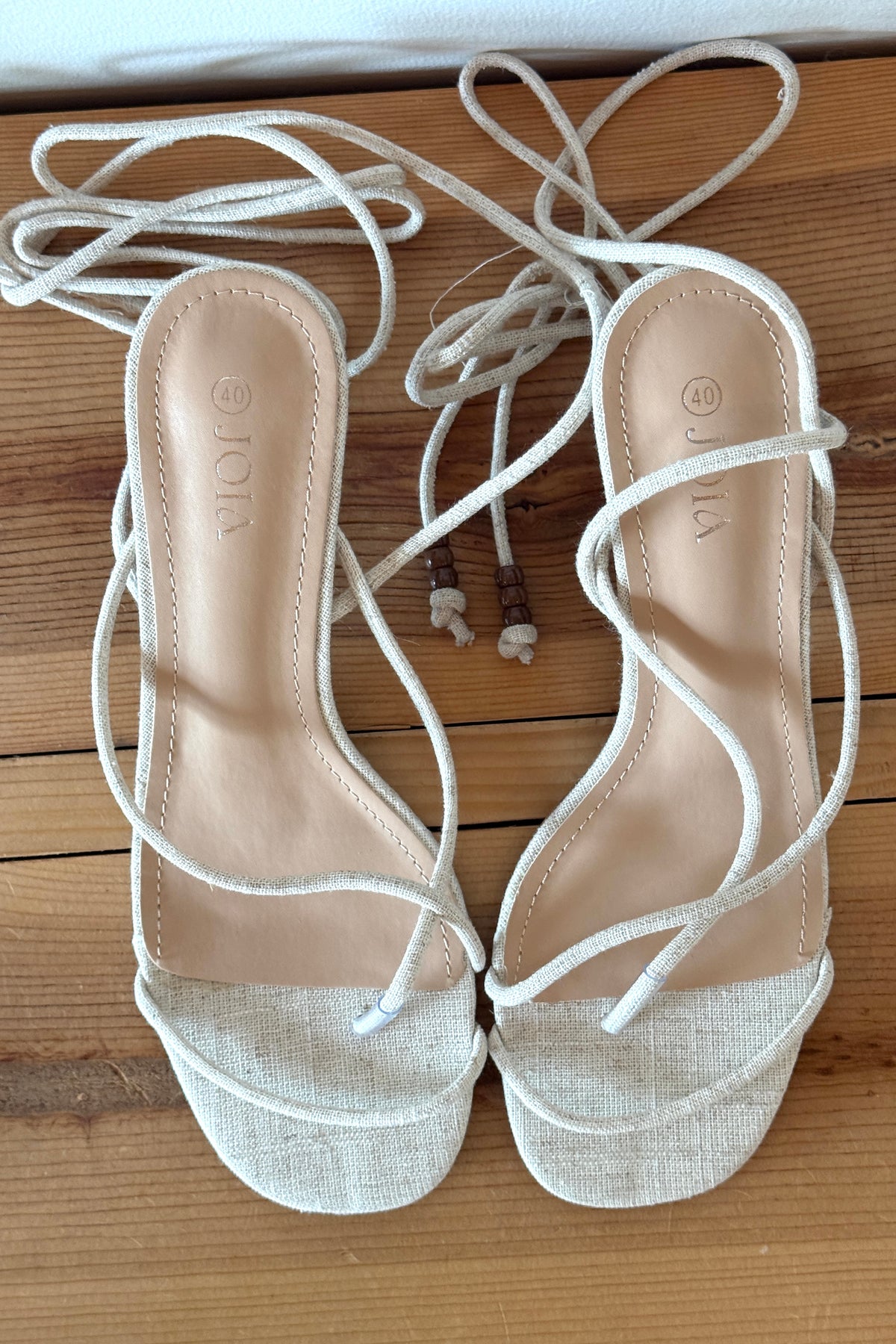 Elegance lace up heel