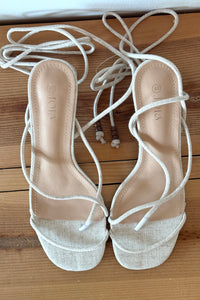 Elegance lace up heel