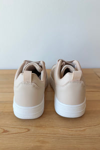mode, on the go sneakers