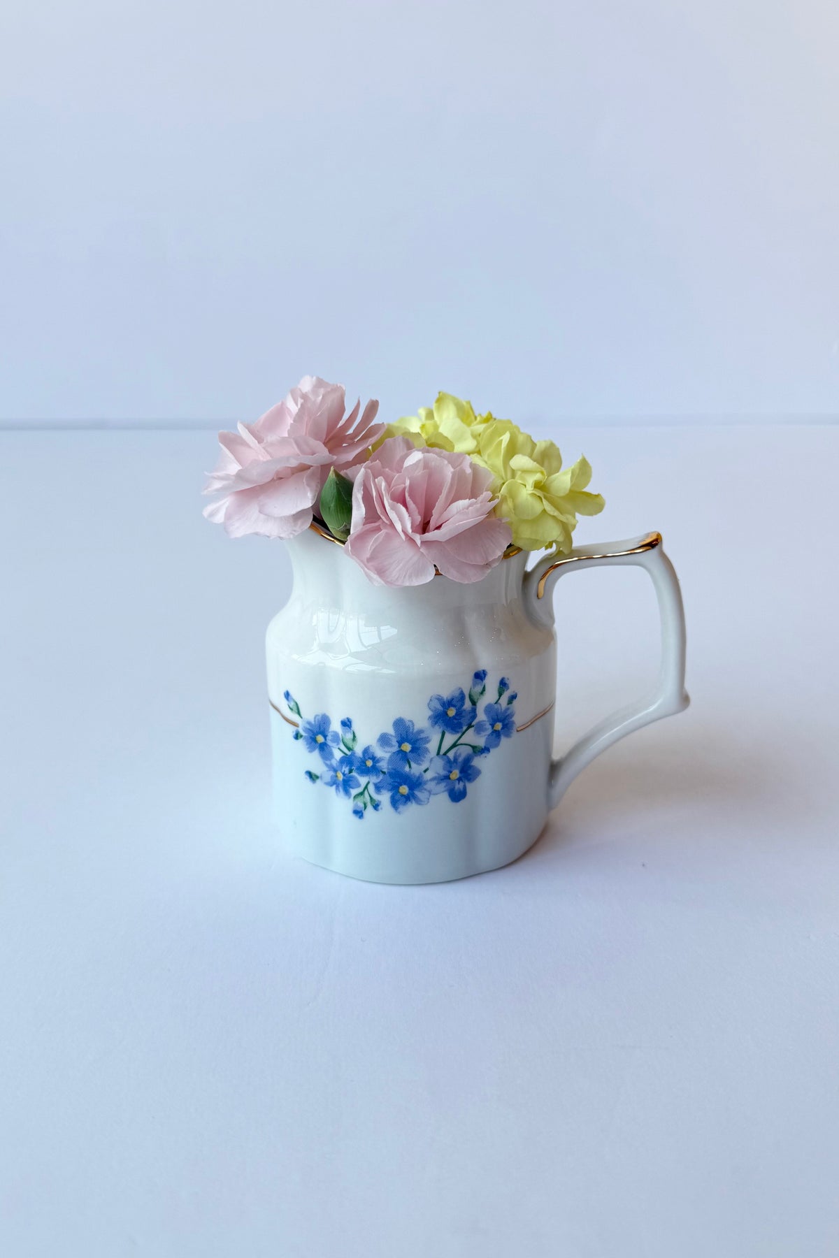 periwinkle vintage creamer vase