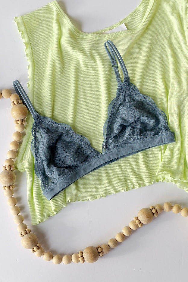 mode, lace triangle bralette