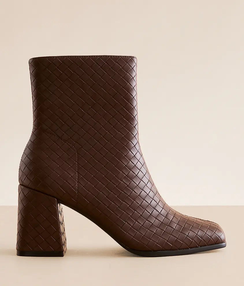 demi boots