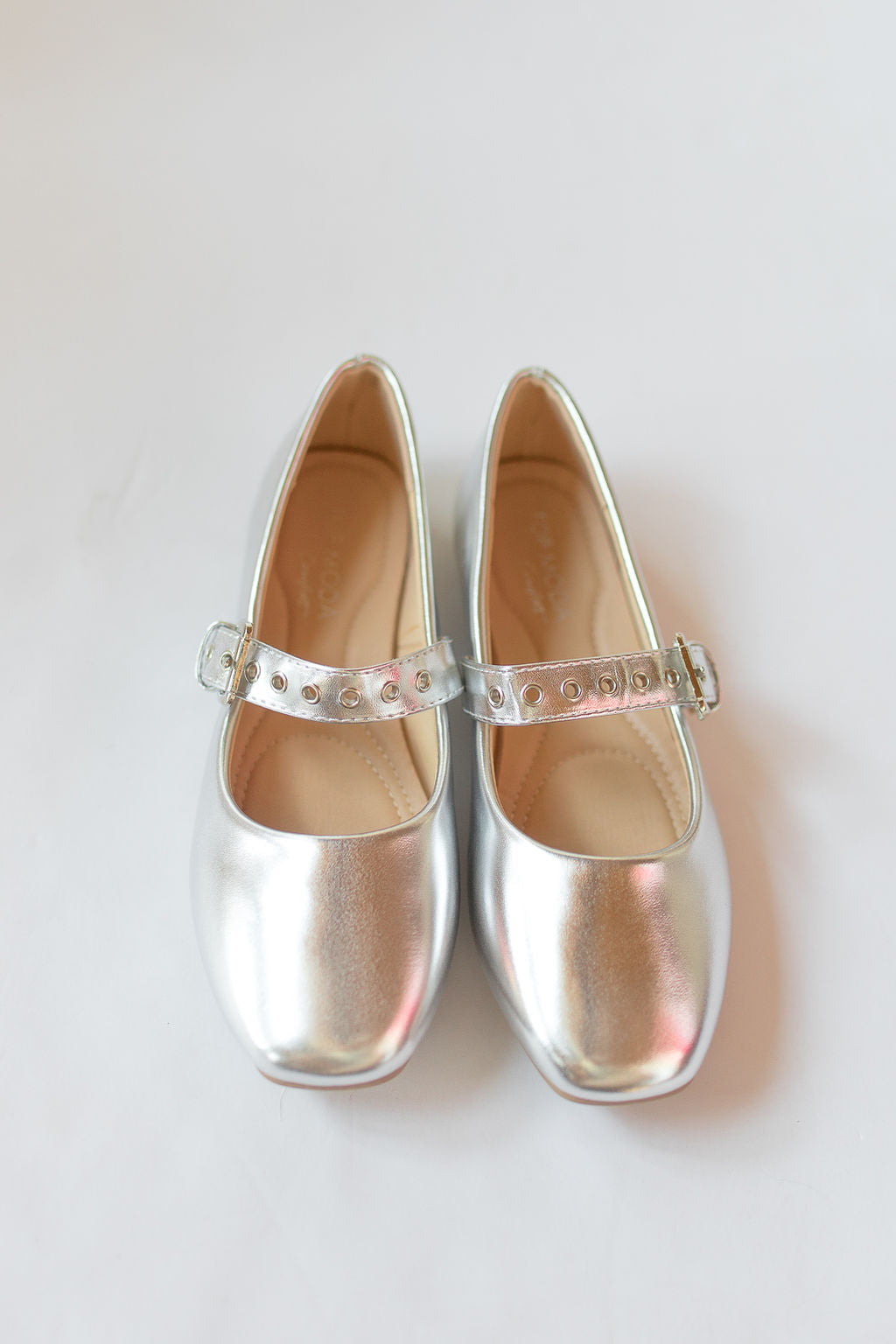mode, pongo ballet flats