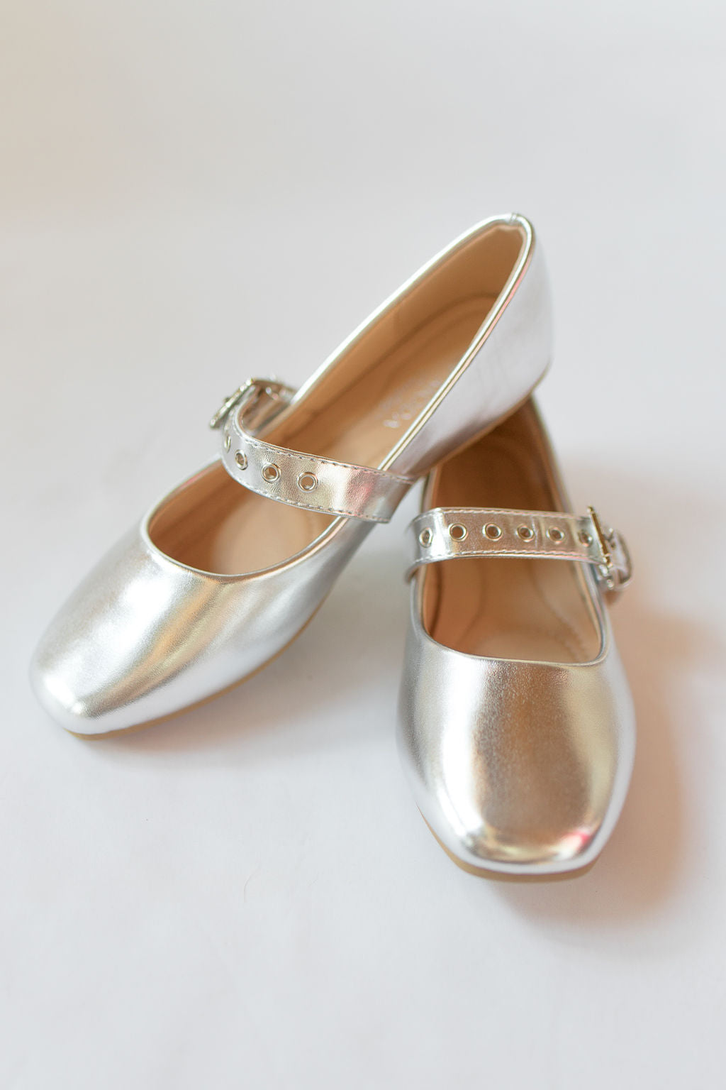 mode, pongo ballet flats