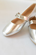 mode, pongo ballet flats